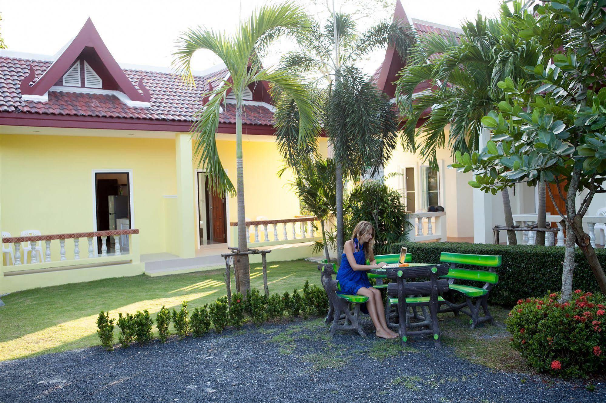 Lucky Lek Resort Rawai 외부 사진